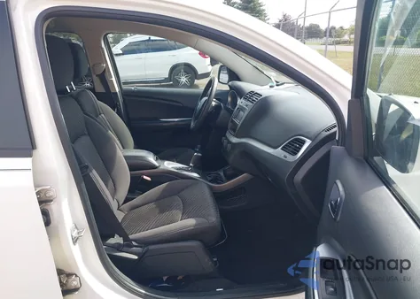 2013 Dodge Journey Sxt z USA, uszkodzony, nr VIN 3C4PDDBG8DT592504